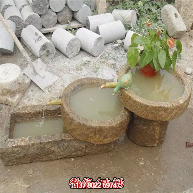 古老農村石槽流水魚缸,傳統擺件裝飾景觀 古老農村石槽流水魚缸,傳統擺件裝飾景觀