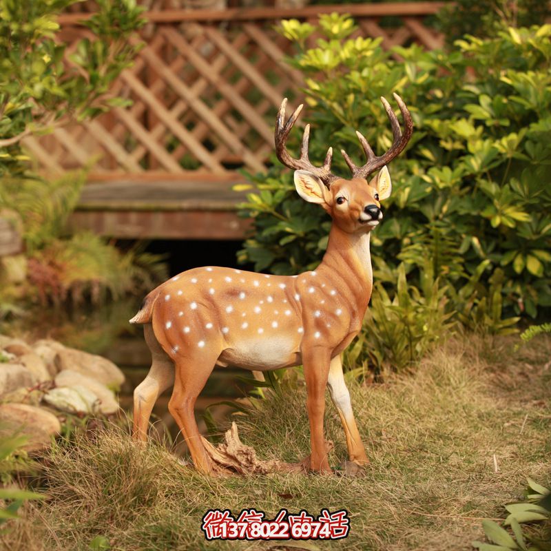 玻璃鋼彩繪梅花鹿雕塑，為庭院增添創意生活