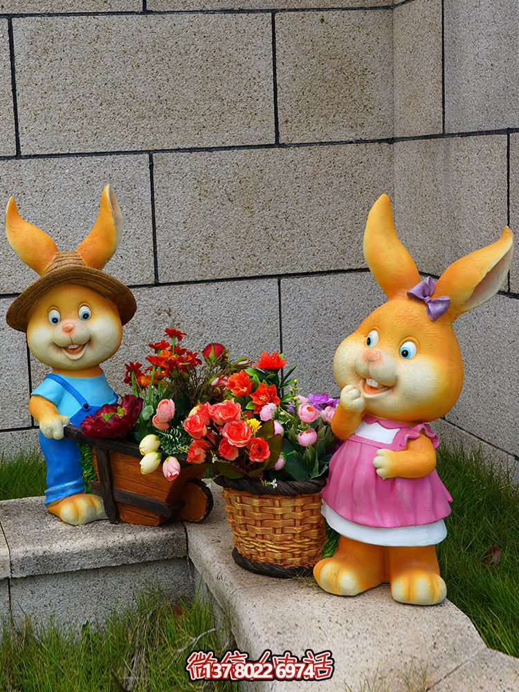 玻璃鋼彩繪只兔子雕塑，為庭院增添精彩