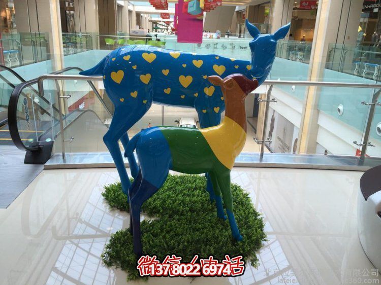 玻璃鋼手工彩繪小鹿擺件，為你的商場增添溫馨美感