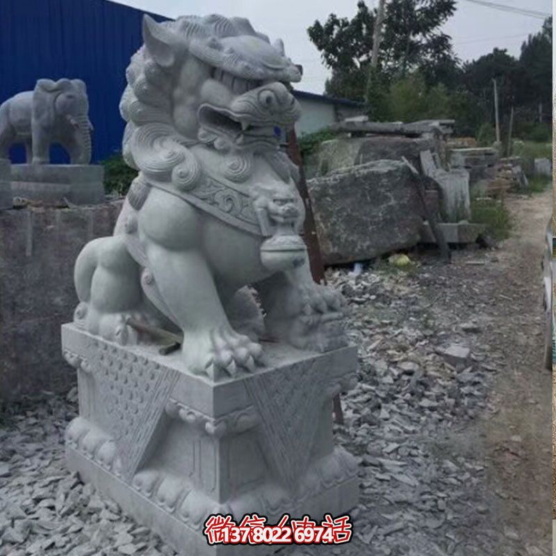 獅子雕塑鎮宅辟邪，美觀大方