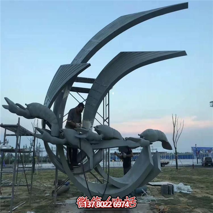 不銹鋼創(chuàng)意景觀雕塑，點(diǎn)亮綠色戶外廣場園林