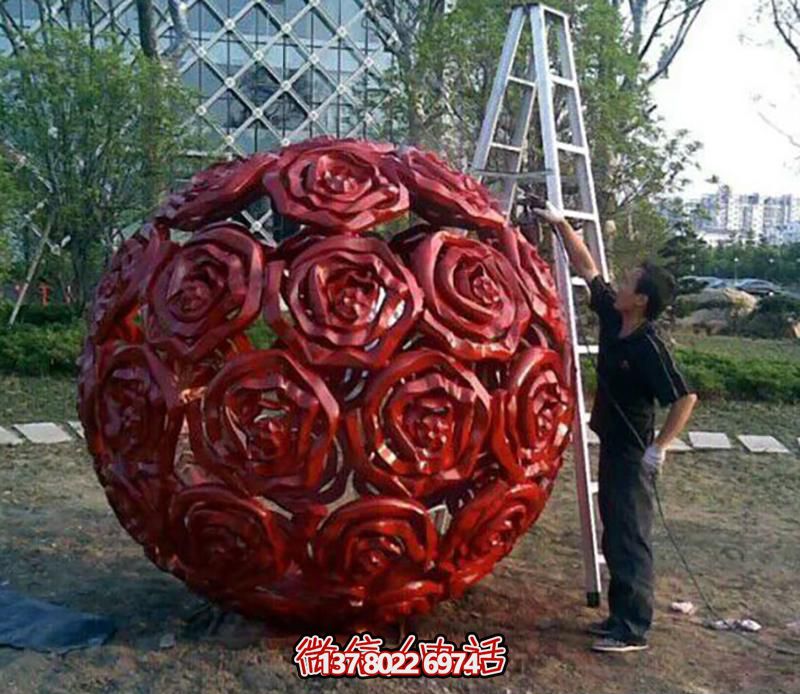 廣場(chǎng)不銹鋼玫瑰花鏤空球景觀雕塑 廣場(chǎng)不銹鋼玫瑰花鏤空球景觀雕塑