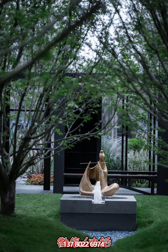 別墅庭院創意不銹鋼仿銅抽象吹笛子的人物雕塑 別墅庭院創意不銹鋼仿銅抽象吹笛子的人物雕塑