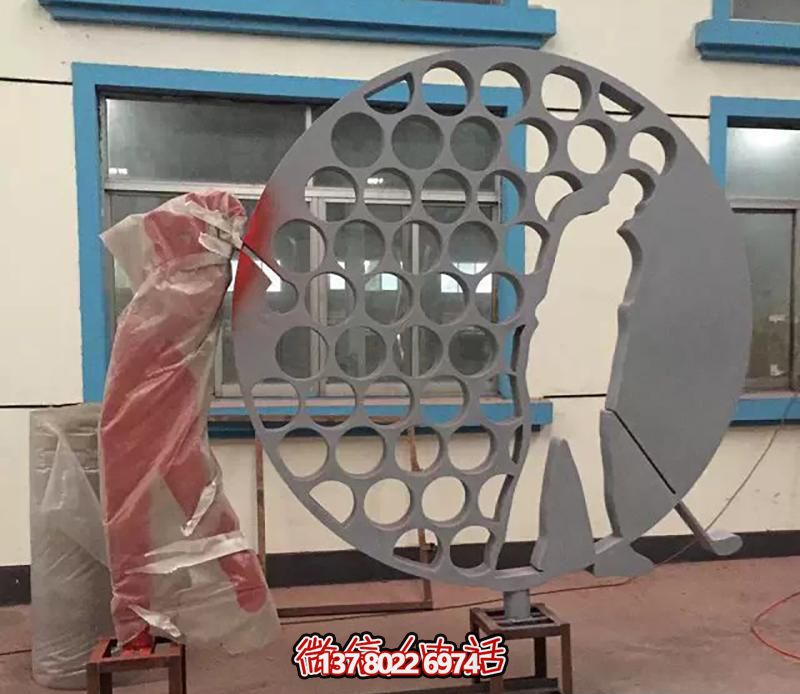 廣場(chǎng)不銹鋼鏤空打高爾夫球雕塑